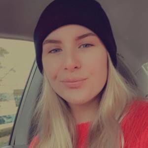 Meet your Posher, Chloe